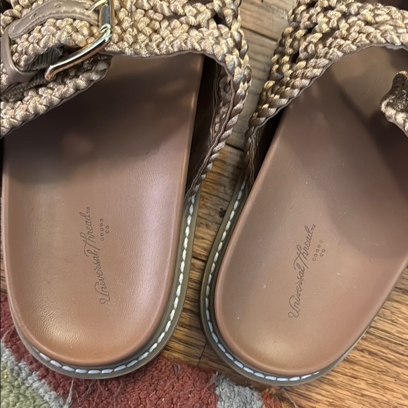 Universal Thread Tan Gold Woven Double Buckle Slide Sandals Women’s size 8 - Picture 5 of 5